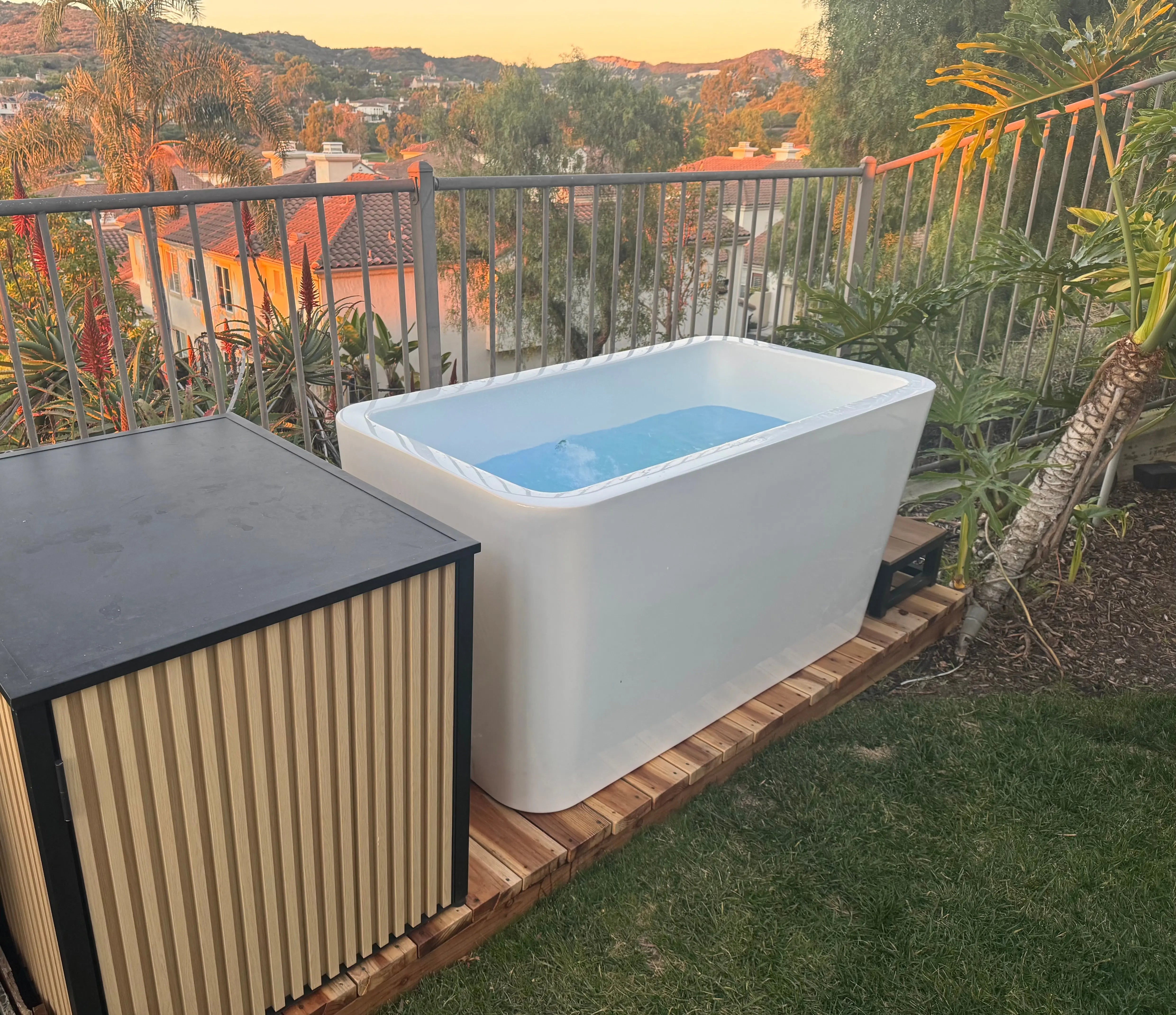 RevX Acrylic X Tub Cold Plunge + LUX High Performance Chiller and Filtration System RevX Wellness