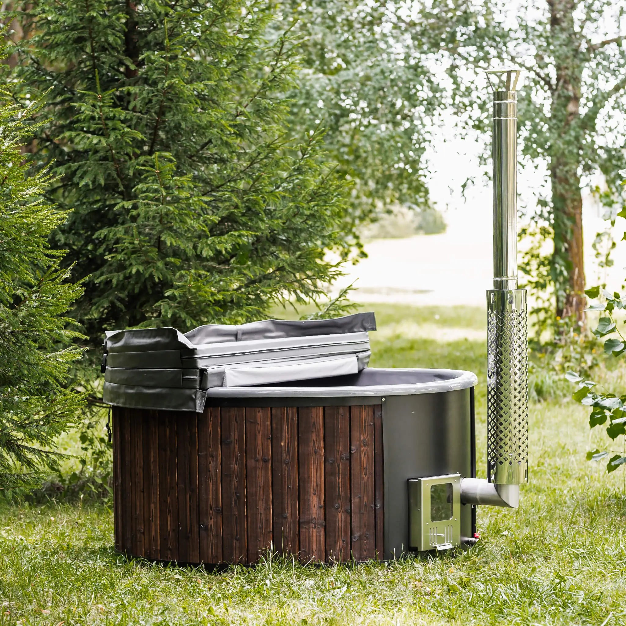 Premium 4-Person Fully-Assembled ThermoWood Wood-Fired Hot Tub (SAK14528) SAKSBY WHOLESALE